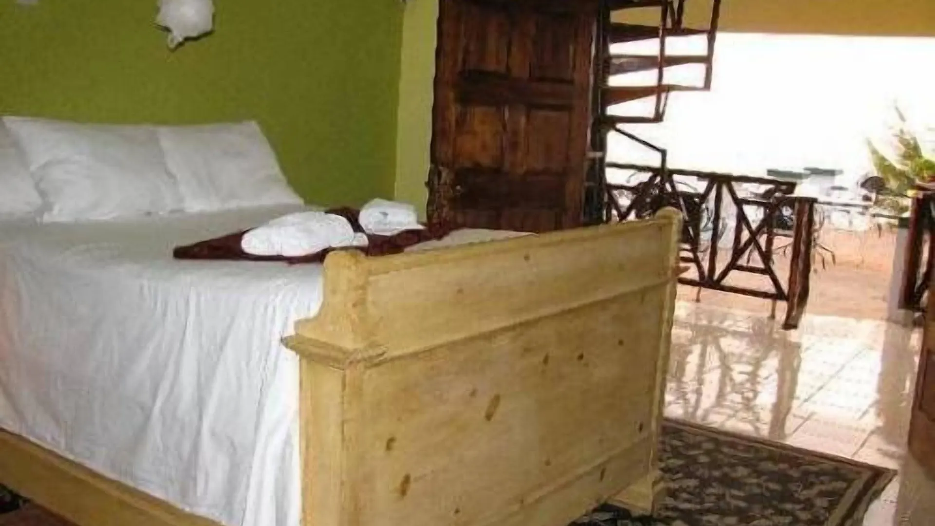 Idlers' Rest Beach Hotel Black River
