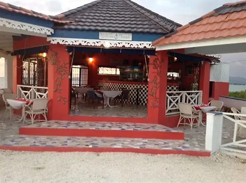 Idlers' Rest Beach Hotel Black River 4*,