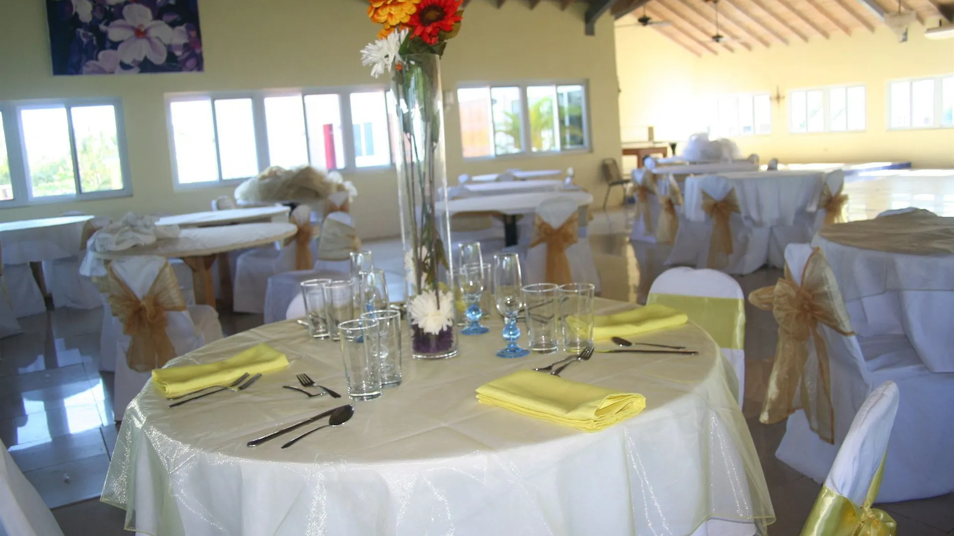 Idlers' Rest Beach Hotel Black River