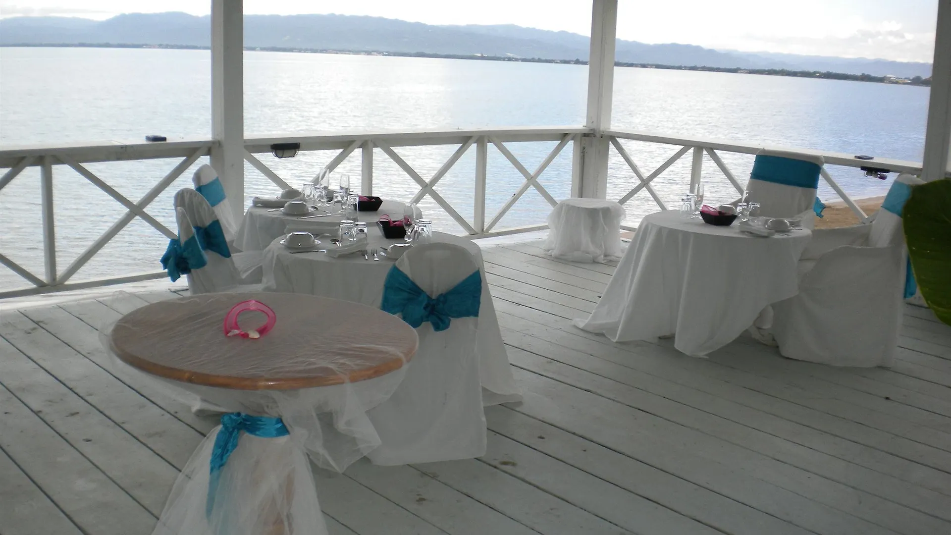 Idlers' Rest Beach Hotel Black River 4*,